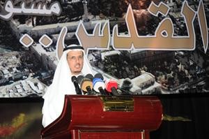 د غازي الرشيدي متحدثا للحضور