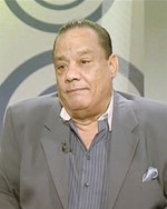 بكر يتهم العاملين بماسبيرو باتباع سياسة العري وتحريك الغرائز