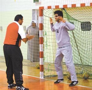 خان خلال التدريبات﻿