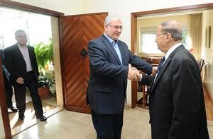 الجنرال ميشال عون مستقبلا وفدا من حزب الله برئاسة النائب محمد رعد 	محمود الطويل﻿
