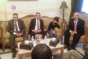 احمد المليفي ودخالد السعد خلال لقائهما مع الدارسين في فرنسا﻿
