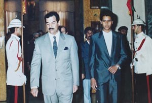 سيف الاسلام القذافي مع المقبور صدام حسين