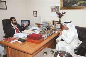 دتركي العتيبي متحدثا للزميل عبدالكريم العبدالله