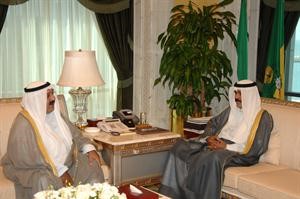 سمو ولي العهد لدى استقباله الشيخ ناصر صباح الاحمد
