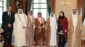صاحب السمو الامير لدى استقباله دبورسلي ورئيس واعضاء المنظمة العربية للسياحة﻿