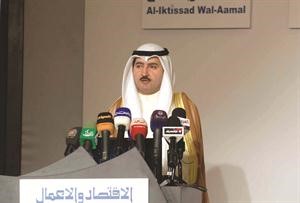 وحمد المرزوق متحدثا عن القطاع المصرفي في افتتاح الملتقى﻿