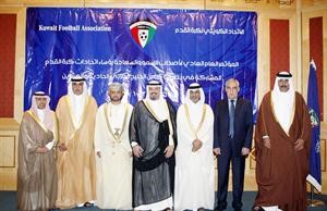 الشيخ دطلال الفهد مع رؤساء الاتحادات الخليجية لكرة القدم﻿