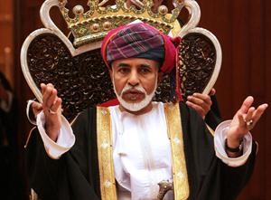 السلطان قابوس بن سعيد مفتتحا الفترة الخامسة لمجلس عمان لعام 2011