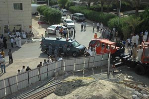 سيارات الاطفاء في محيط الحادث