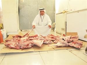 كمية من اللحوم غير الصالحة للاستهلاك والتي ضبطتها بلدية الاحمدي
