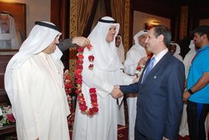 الشيخ سلمان الحمود مستقبلا عبيد العصيمي ﻿