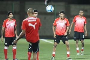 لاعبو منتخب البحرين في احد التدريبات﻿