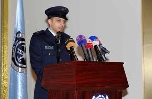 احد الخريجين يلقي كلمته