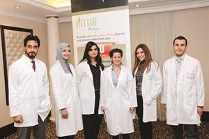 الاستشاريون في دايت كير قبل بدء الندوة
