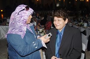 درشا الصباح متحدثة الى الزميلة هناء السيد	ناصر عبدالسيد﻿