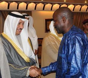الشيخ جابر المبارك يتلقى التهاني من عبدالاحد امباكي﻿