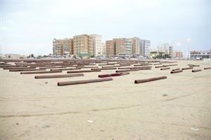 احدى الساحات وقد تم ضم السجاد بعد الامطار﻿