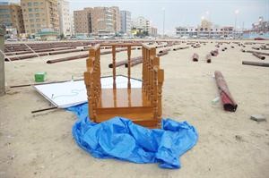 احدى الساحات خالية من المصلين﻿