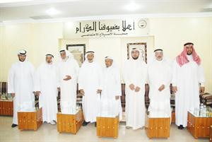 جانب من المهنئين واعضاء الجمعية خلال الاحتفال 	كرم ذياب﻿