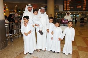 العائلة في استقبال الحاج بعد رحلة مباركة﻿