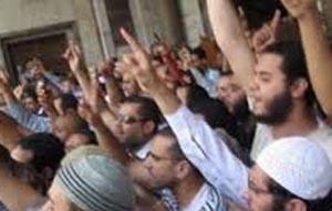 استطلاع: المصريون يرفضون الدولة الإسلامية ويفضلونها «ديموقراطية مدنية»