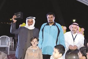 فرحة الفوز بجهاز بلاك بيري
