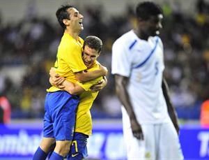 فرحة لاعب البرازيل اندرسون ليما بالفوز على الغابون رويترز