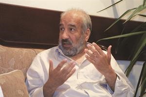  المنصور في احد لقاءاته التلفزيونية﻿