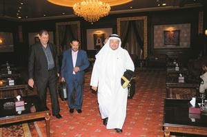 رئيس بعثة الحج دعادل الفلاح لدى وصوله الى البلاد 	انور الكندري﻿