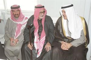 الشيخ سلمان الحمود يقدم التعازي بحضور الكاتب القدير عبدالعزيز السريع