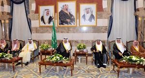 ولي العهد السعودي صاحب السمو الملكي الامير نايف خلال حفل العشاء الذي اقامه تكريما له صاحب السمو الملكي الامير خالد الفيصل								واس﻿