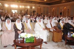 مسالم الاذينة متقدما الحضور خلال افتتاح المؤتمر	انور الكندري﻿