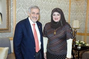 وزير الصحة والزميلة حنان عبدالمعبود
