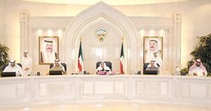 سمو الشيخ ناصر المحمد مترئسا الاجتماع بحضور الشيخ جابر المبارك والشيخ احمد الحمود والشيخ صباح الخالد ودمحمد العفاسي﻿