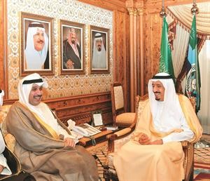 صاحب السمو الملكي الامير سلمان بن عبدالعزيز لدى استقباله الشيخ حمد جابر العلي

