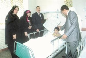 هدية لطفل يعالج في المستشفى
