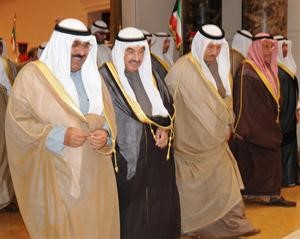 الشيخ مشعل الاحمد وسمو الشيخ ناصر المحمد والشيخ جابر المبارك