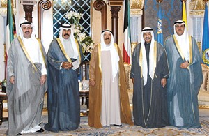حمد جابر العلي وم سالم الاذينةاديا اليمين الدستورية