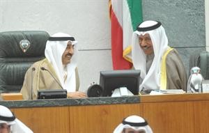 الرئيس جاسم الخرافي والشيخ جابر المبارك على المنصة	 متين غوزال﻿