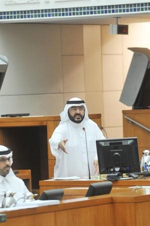 سعدون حماد متحدثا من على المنصة﻿