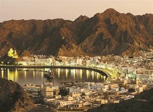 حكومة السلطنة تواصل جهودها لصنع النهضة الحديثة متغلبة على التحديات الطبيعية
