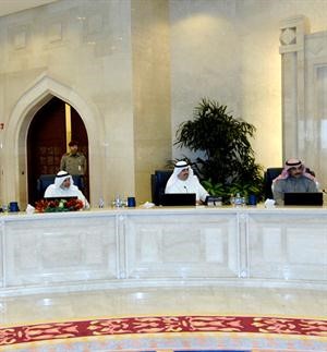 الشيخ صباح الخالد وعلي الراشد ودمحمد البصيري خلال الاجتماع