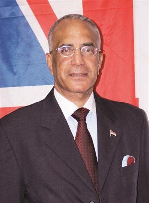حسني كامل﻿