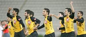 لاعبو القادسية كانوا ياملون تكملة الفرحة بالمشاركة في دوري الابطال الازرق كوم
