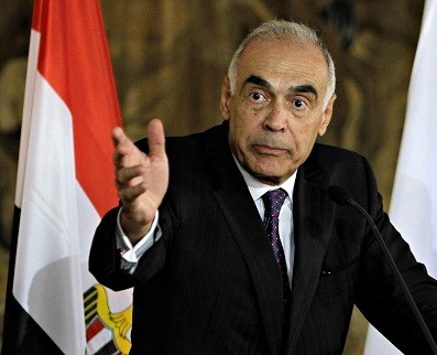 محمد كامل عمرو