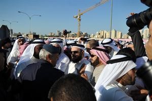 مبارك الوعلان ودجمعان الحربش بعد المواجهة مع رجال الامن امام المباحث الجنائية