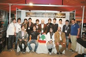 مخترعون في لقطة تذكارية
