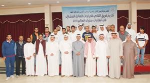 ابطال العالم مع ادارة النادي ﻿