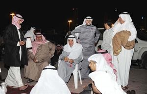 احمد السعدون مع بعض المعتصمين﻿