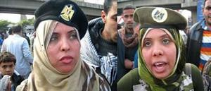 منى وايمان بملابس الجيش والداخلية في العباسية امس الاول 
